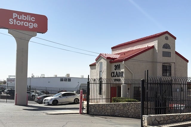 10×20 Garage in El Paso, TX 301 N Clark Dr El Paso, Texas