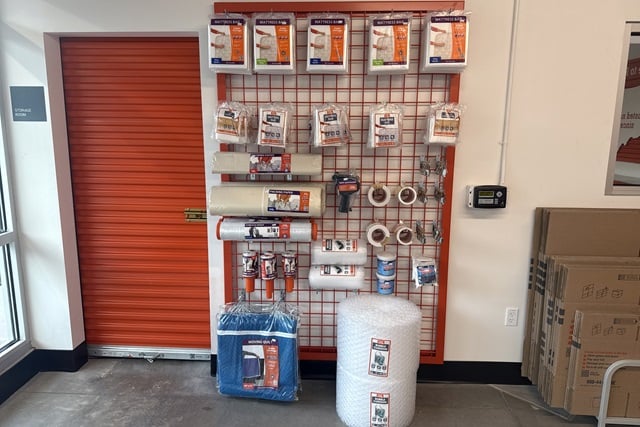 Public Storage in Wesley Chapel, FL  5876 Curley Rd 3