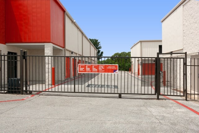 Public Storage  12318 N MoPac Expy in Austin, TX