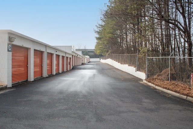 20×10 Public Storage: Garage in Roswell, GA 11195 Alpharetta Hwy Roswell, Georgia 2