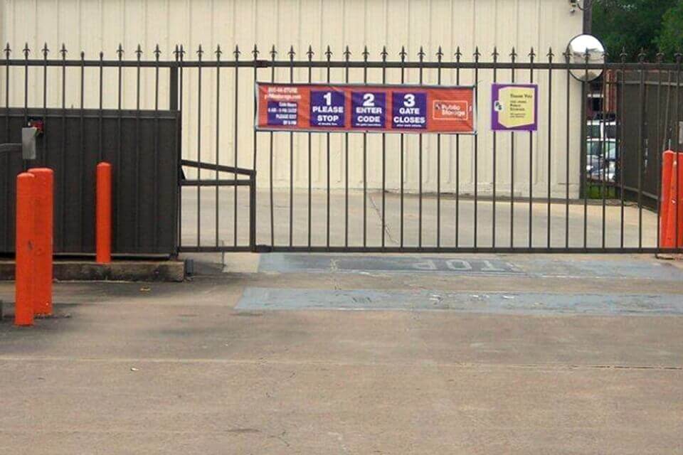 Public Storage  15114 Highway 3 in Webster, TX