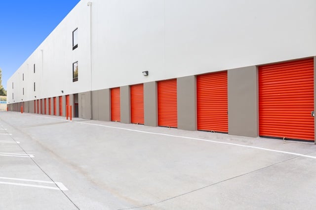 15×10 Parking Lot in Tujunga, CA 6467 Foothill Blvd Tujunga, California 2