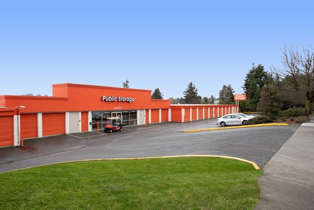 30 x 10 Public Storage: Garage in Bellevue, Washington