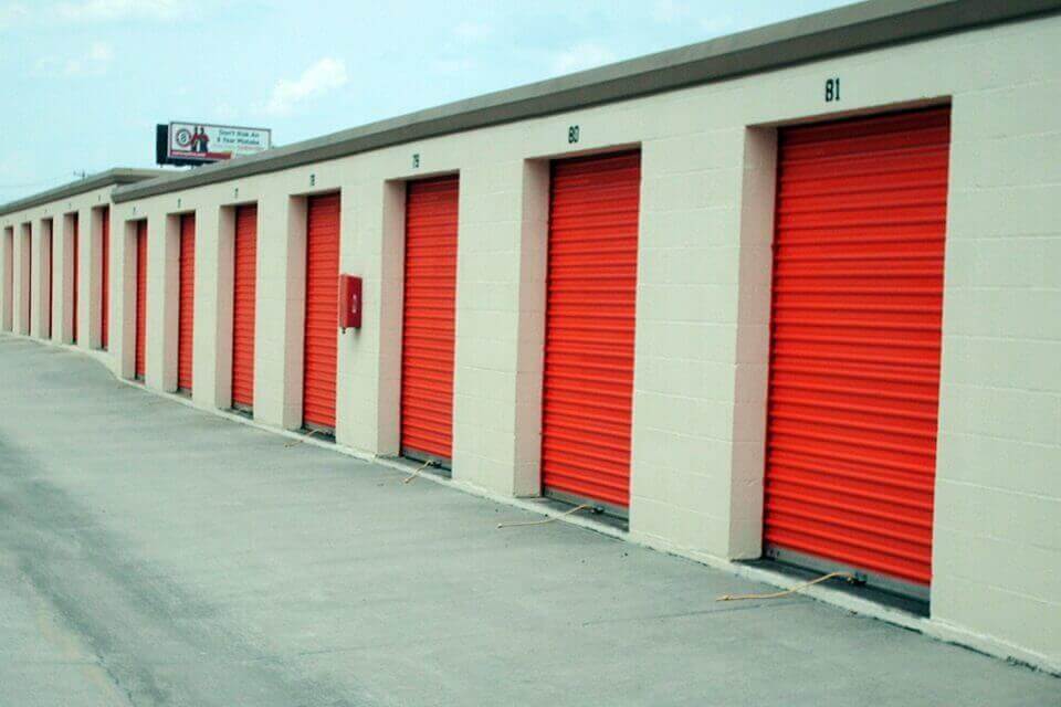 20×10 Public Storage: Garage in Hixson, TN 1015 Gadd Road Hixson, Tennessee 2