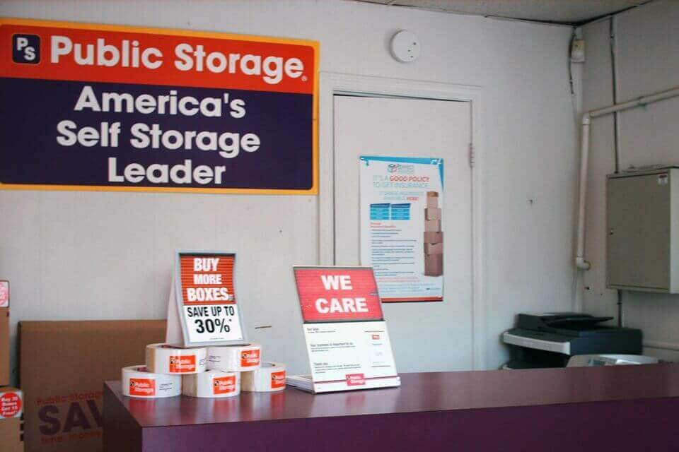 20×10 Public Storage: Garage in Hixson, TN 1015 Gadd Road Hixson, Tennessee 3