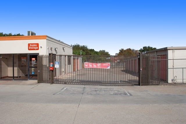 Public Storage  690 E State Highway 121 in Lewisville, TX