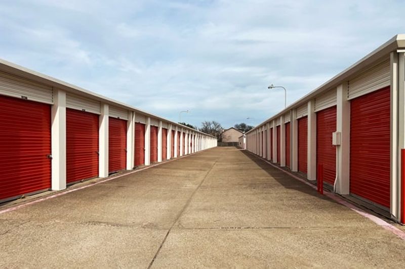 Property 688 image number 1