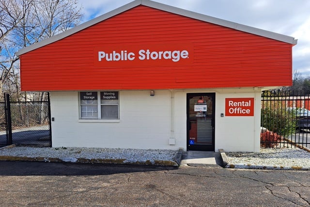 20×10 Public Storage: Garage in Hixson, TN 5624 Highway 153 Hixson, Tennessee