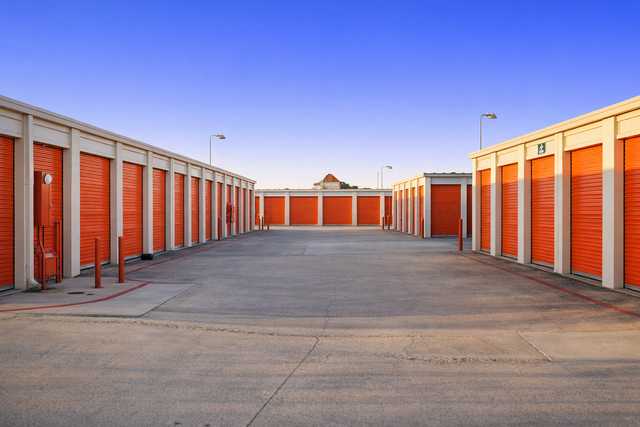 Property 696 image number 1