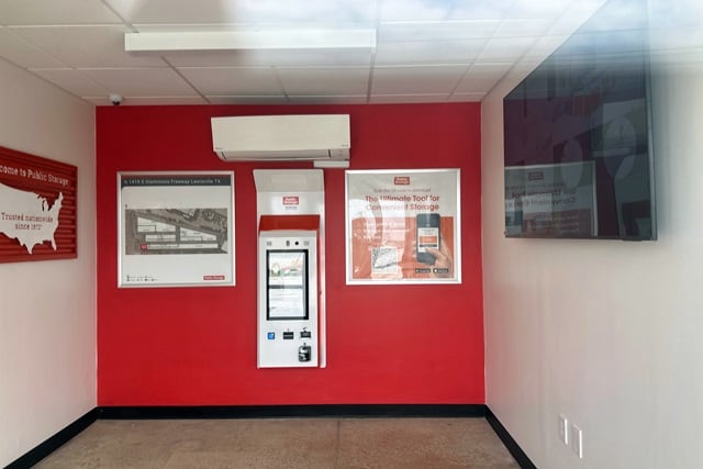 Property 696 image number 2