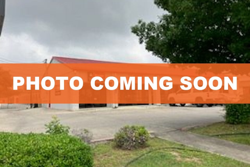 10×20 Garage in San Antonio, TX 1750 S General McMullen San Antonio, Texas