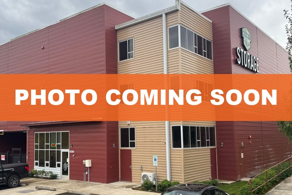 10×25 Garage in Camas, WA 6250 NW Friberg Strunk St Camas, Washington