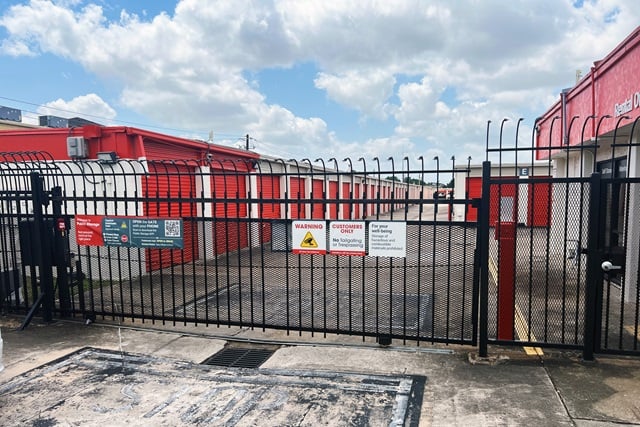 Public Storage 12335 Bellaire Blvd in Houston, TX