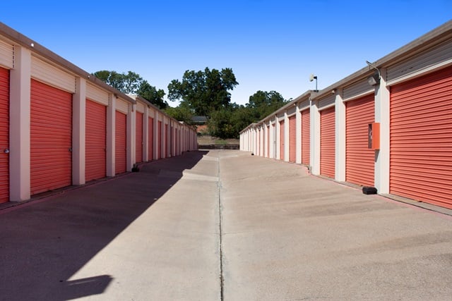 20×10 Self Storage Unit in Fort Worth, TX 8400 Camp Bowie West Blvd Fort Worth, Texas 2