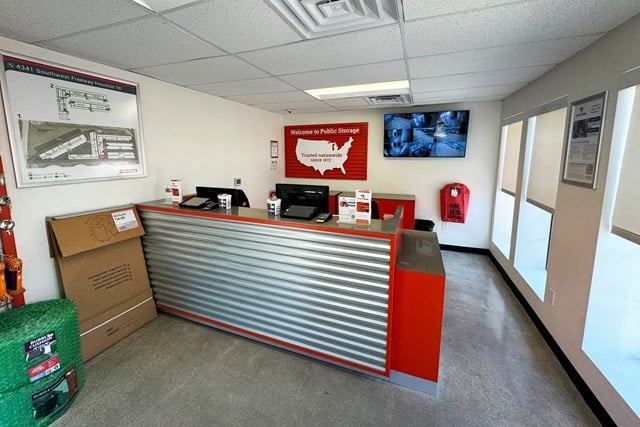 Property 713 image number 2