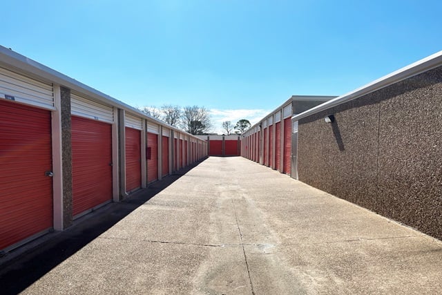 Property 714 image number 1