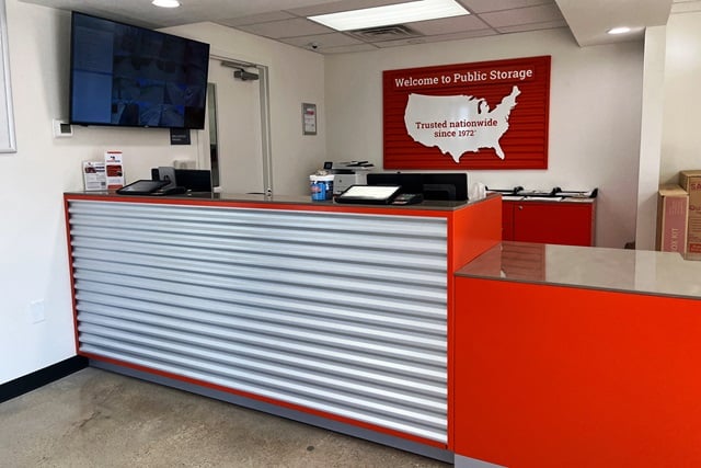 Property 714 image number 2