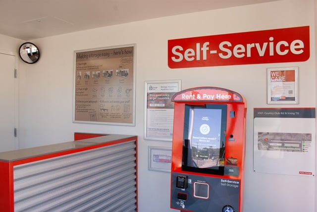 Property 715 image number 2