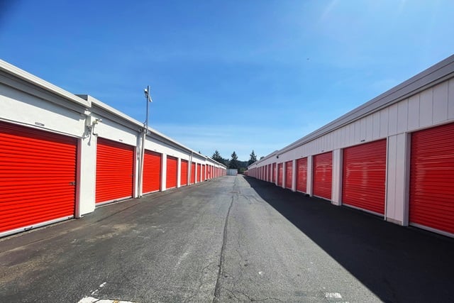 25×10 Self Storage Unit in Auburn, WA 3624 Auburn Way N Auburn, Washington 2