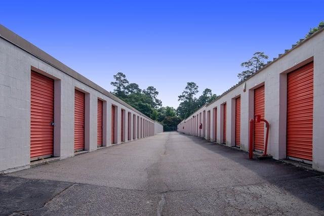 20×10 Public Storage: Self Storage Unit in Columbia, SC 2832 Broad River Road Columbia, South Carolina 2