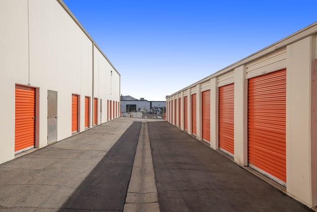17×8 Parking Lot in Pacoima, CA 13300 Paxton Street Pacoima, California 2