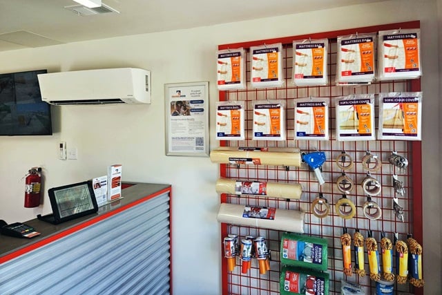 Property 737 image number 2