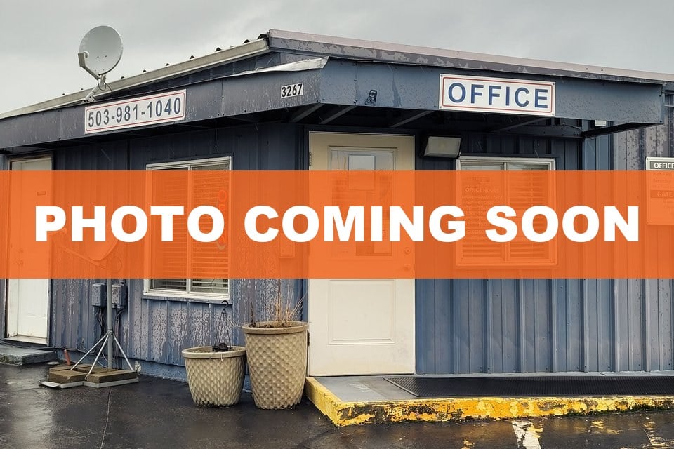 Public Storage in Hubbard, OR  3267 J St