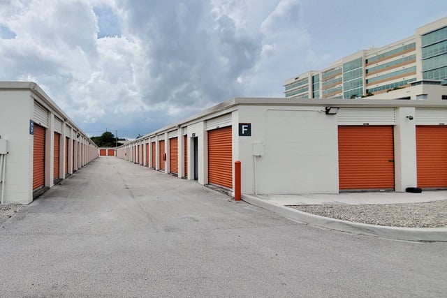 30×10 Parking Lot in Aventura, FL 21288 Biscayne Blvd Aventura, Florida 2