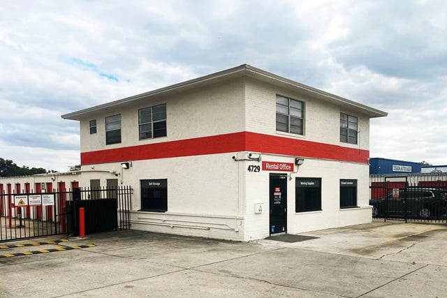 20×10 Self Storage Unit in Orlando, FL 4729 S Orange Blossom Trail Orlando, Florida