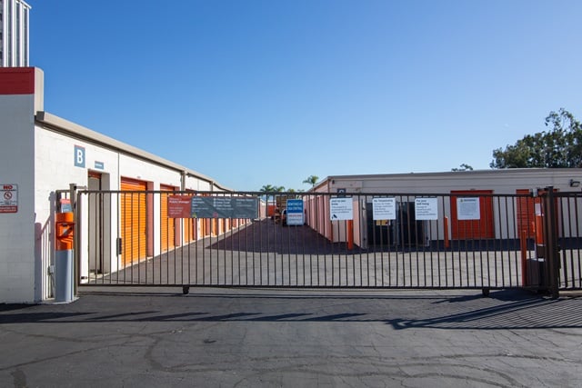 Public Storage  150 N Halstead Street in Pasadena, CA