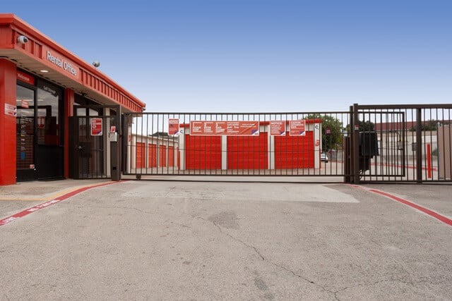 Public Storage  1707 South I-35 East in Carrollton, TX