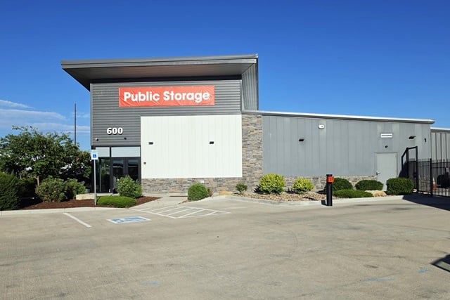11×30 Parking Lot in Windsor, CO 600 Gyrfalcon Ct Windsor, Colorado