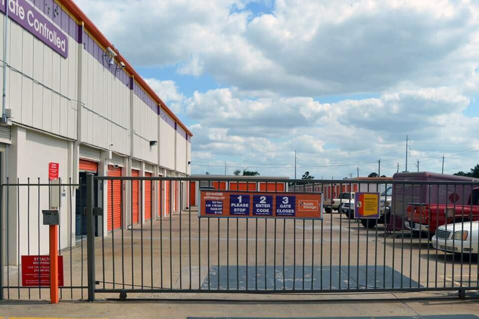 Public Storage  5685 De Soto Drive in Houston, TX