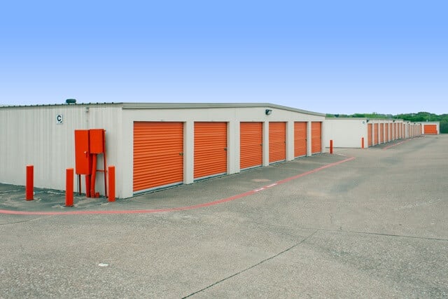 20×10 Public Storage: Garage in Carrollton, TX 3750 Marsh Lane Carrollton, Texas 2