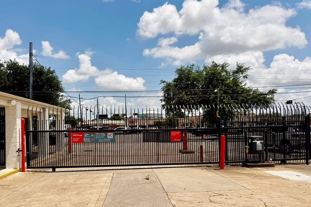 Public Storage  9420 S Main Street in Houston, TX
