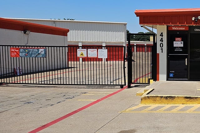 Public Storage  4401 S Westmoreland Road in Dallas, TX