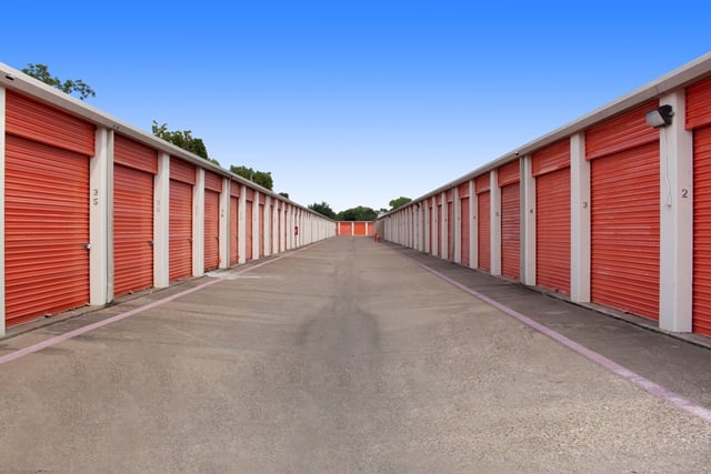 Property 805 image number 1