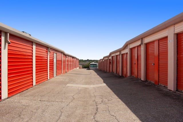 Fort Worth, TX, SelfStorage Near 799 East Loop 820 18447264531 I Public Storage®