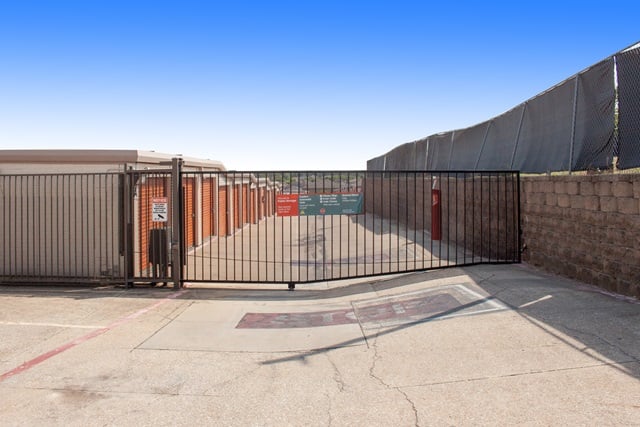 Public Storage  799 East Loop 820 in Fort Worth, TX