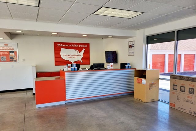 Property 811 image number 2