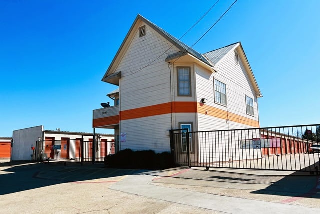 Public Storage  2840 S Westmoreland Road in Dallas, TX