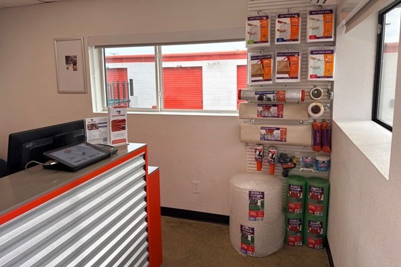 Property 820 image number 2