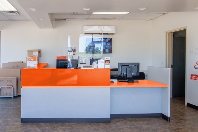 Property 828 image number 2