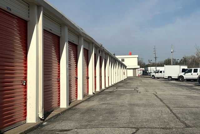 Property 829 image number 1