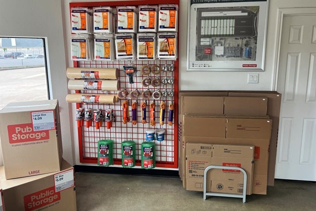 Property 831 image number 2