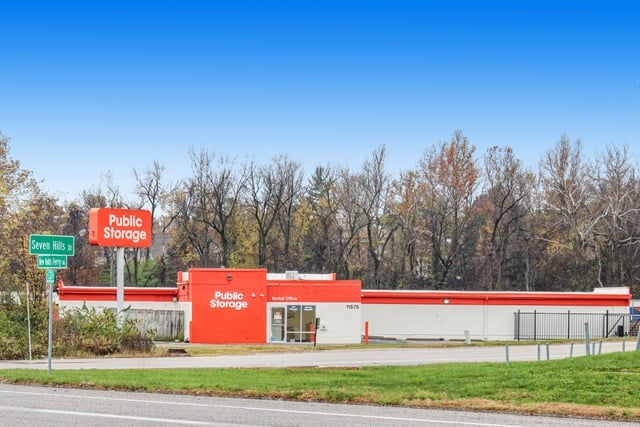 24×10 Public Storage: Garage in Florissant, MO 11575 New Halls Ferry Road Florissant, Missouri