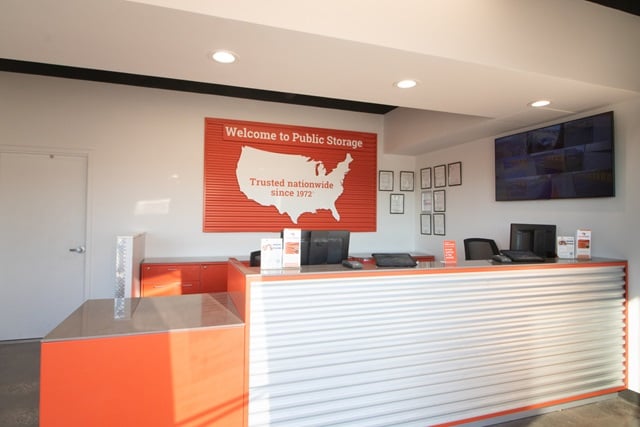 Property 836 image number 2