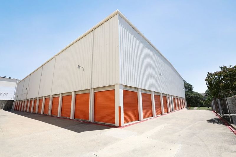 Property 838 image number 1