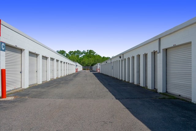 Property 851 image number 1