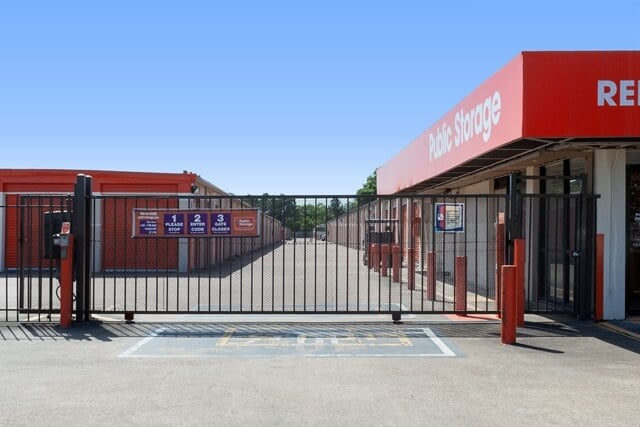 Public Storage  9576 Cypress Creek Pkwy in Houston, TX